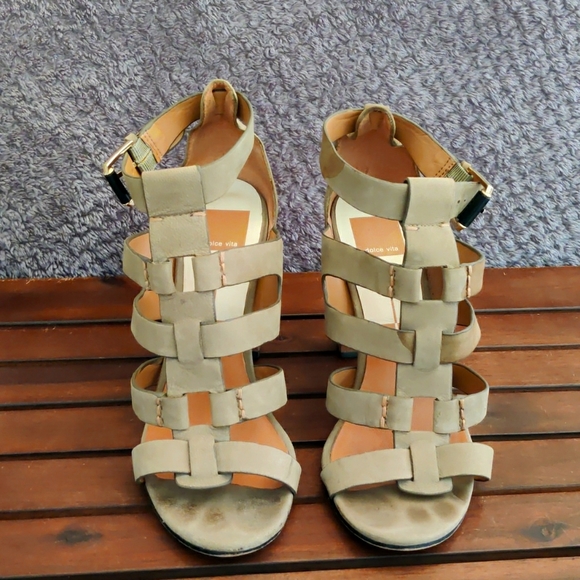 Dolce Vita Heels - Picture 1 of 4